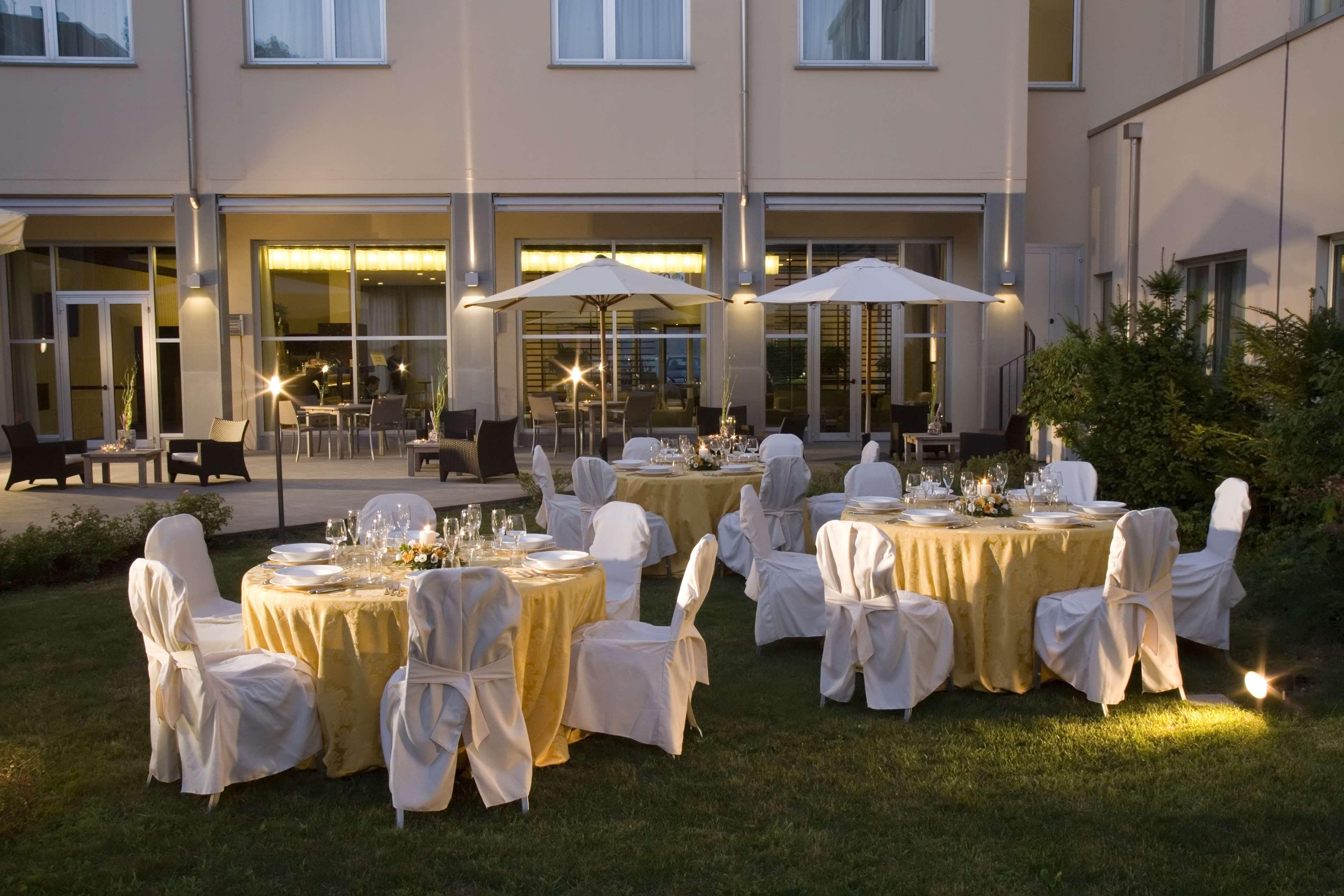 Best Western Plus Hotel Le Favaglie Cornaredo Exterior foto