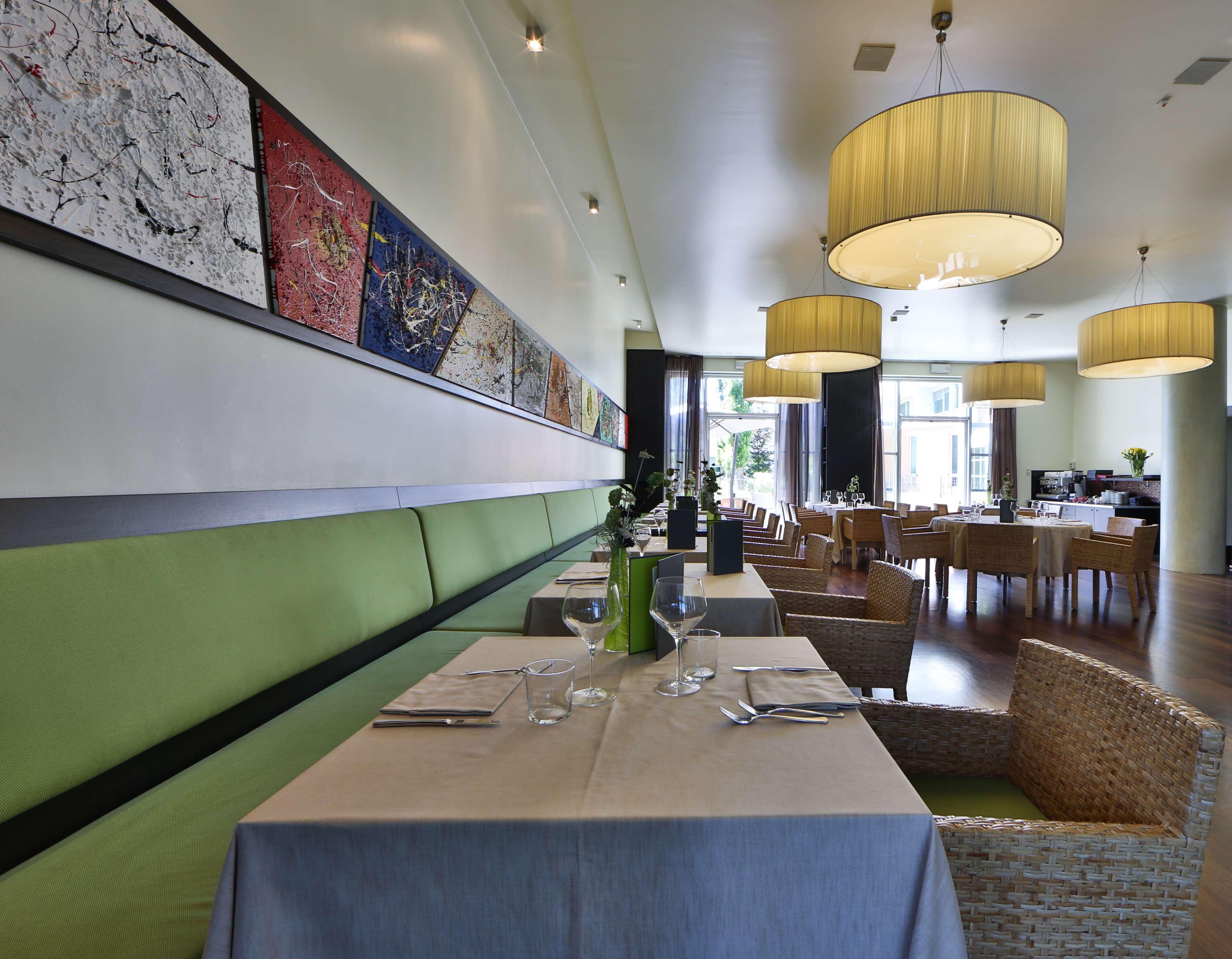 Best Western Plus Hotel Le Favaglie Cornaredo Exterior foto