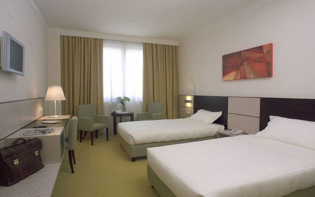 Best Western Plus Hotel Le Favaglie Cornaredo Zimmer foto